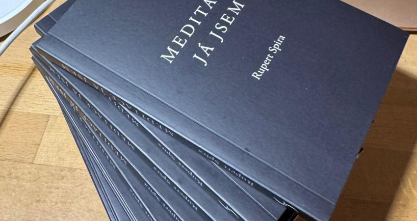 V našem e-shopu přibyla další esenciální knížka - Meditace Já jsem.